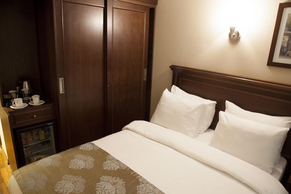 Nova Plaza Boutique Hotel & Spa - Tap to explore photos