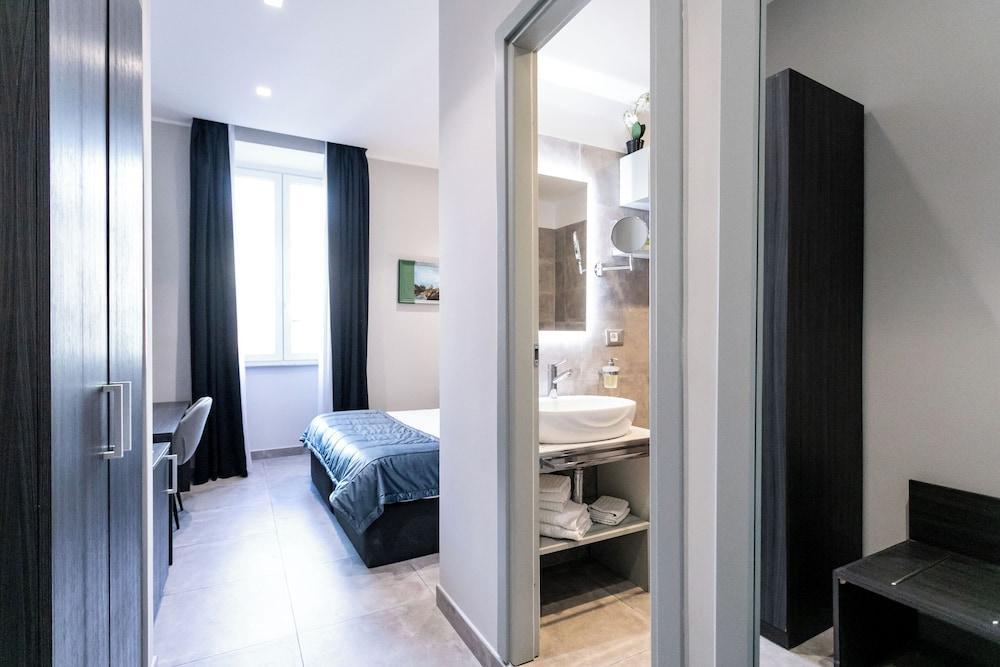 Cesare ai Cavalieri Suites - Tap to explore photos