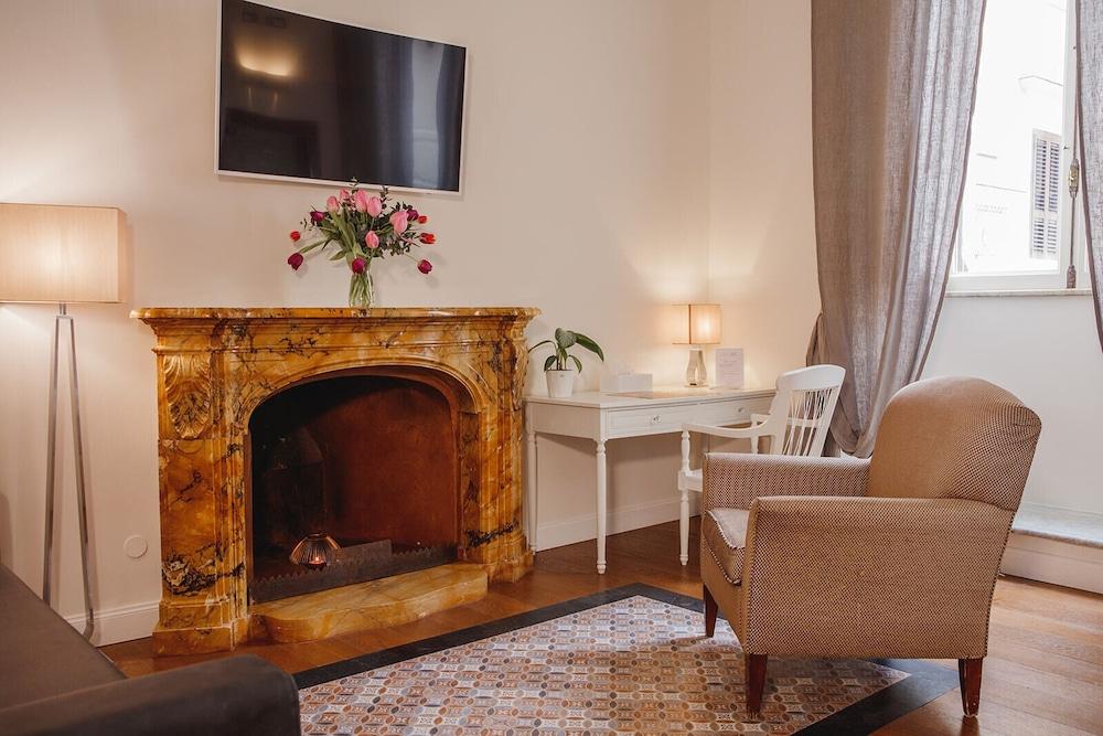 My Spanishsteps Room Type - Junior Suite, 4
