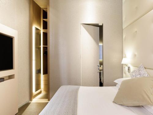 Private Luxury Suites Room Type - Queen Suite