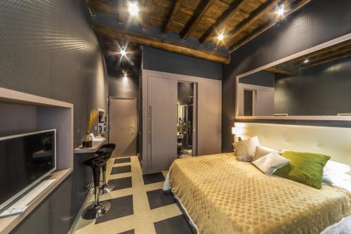 Private Luxury Suites - Tap to explore photos