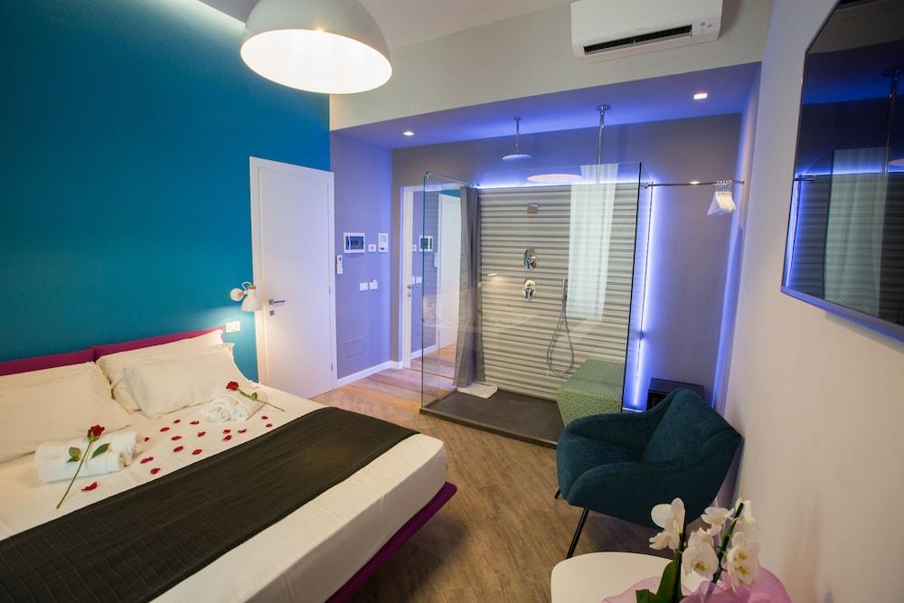 Ara Suite Room Type - Deluxe Double Room