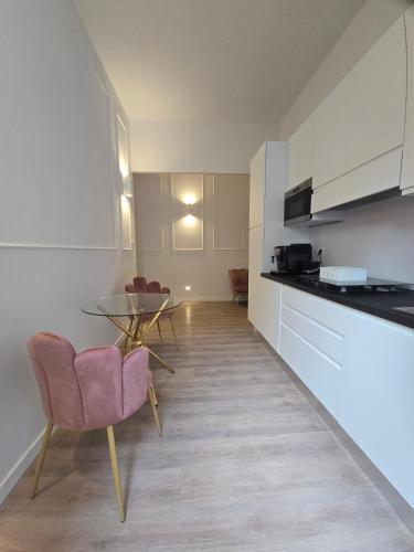 Aurelia Garden Rooms B&B - Tap to explore photos