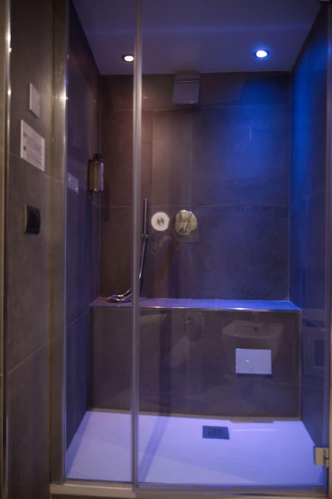 Wellness Home Rome - Tap to explore photos