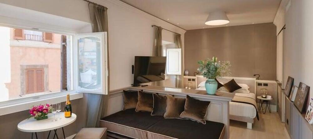 Rhea Silvia Luxury Navona Room Type - Junior Suite