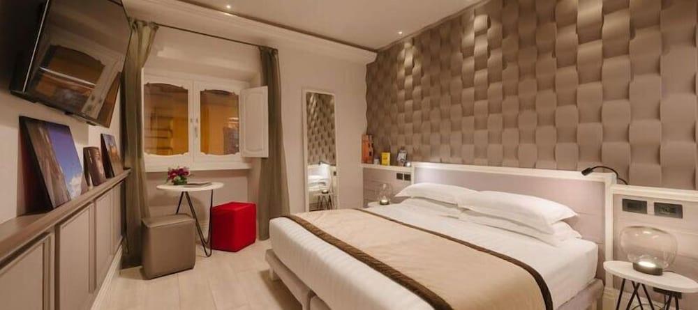 Rhea Silvia Luxury Navona Room Type - Deluxe Double or Twin Room