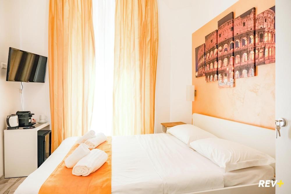 Viale Giulio Cesare Guest House - Tap to explore photos