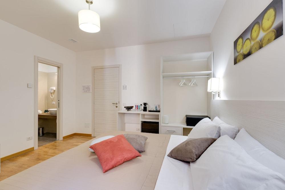 Dolce Luxury Rooms Room Type - Deluxe Double or Twin Room