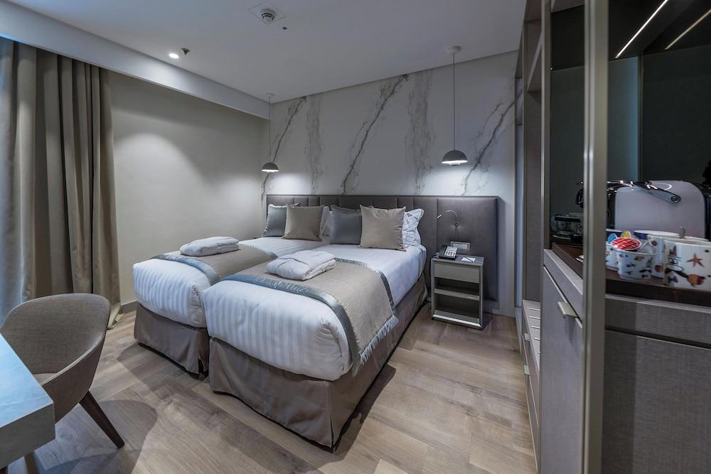 The Regency, Rome, A Tribute Portfolio Hotel Room Type - Deluxe Room, 2 Twin Beds