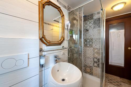 Kyterion Apartment Room Type - Quadruple Room with Private External Bathroom