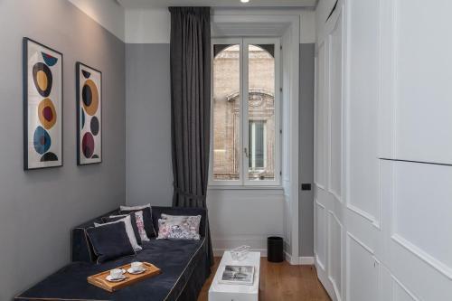Amazing Suite Piazza Venezia - Tap to explore photos