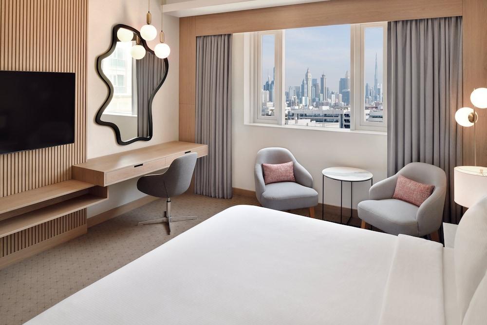 Crowne Plaza Dubai Jumeirah Room Type - Standard Room, 1 King Bed, Accessible