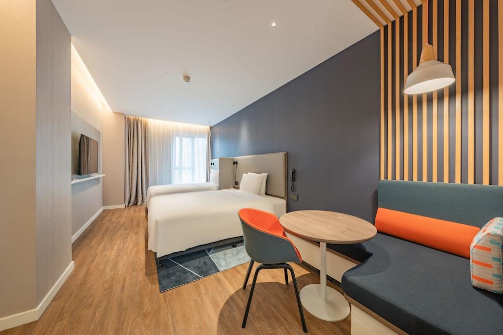 Holiday Inn Express SHANGHAI EXPO CENTRE - Tap to explore photos