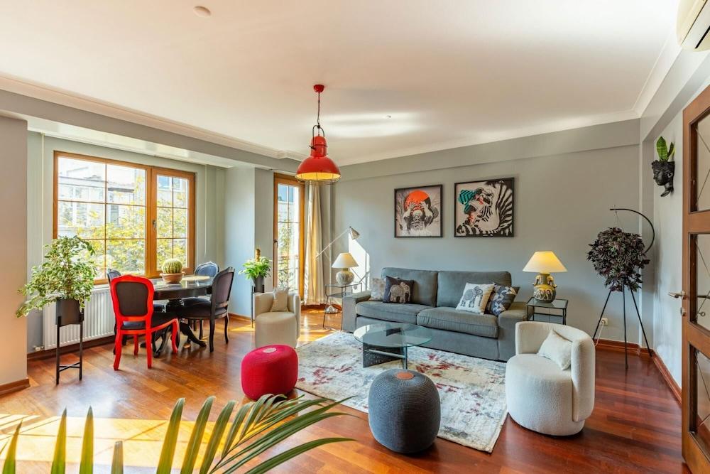 Outstanding Flat With Calming View Nisantasi - Tap to explore photos