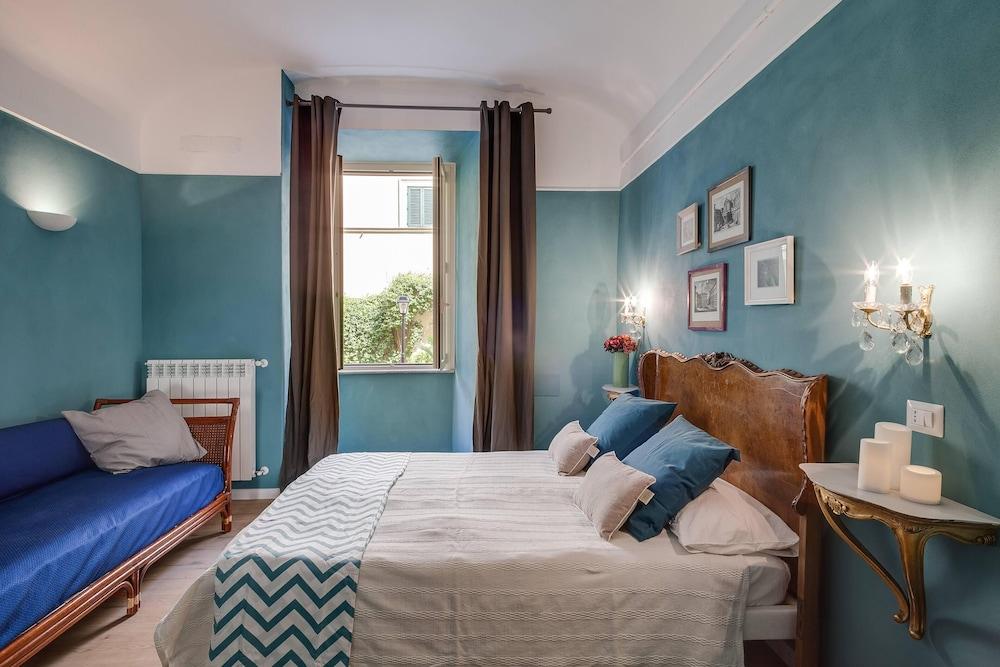 femasuites Room Type - Deluxe Triple Room