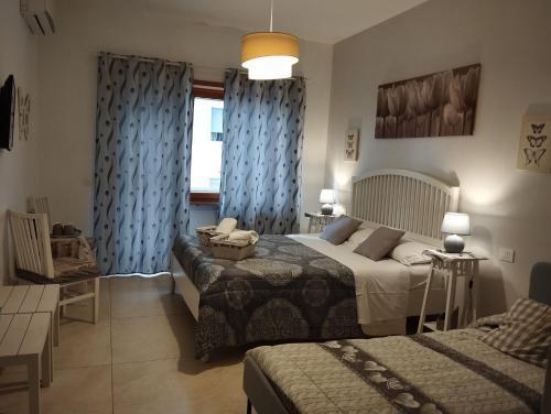 Coffee And The City Room Type - Economy Triple Room with Shared Bathroom Coffee And The City Room Type - Economy Triple Room with Shared Bathroom