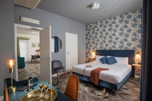 Bloom Hotel Rome - Tap to explore photos