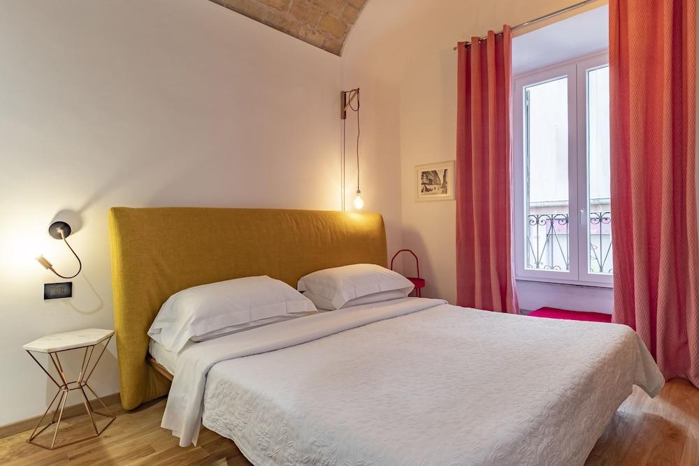 SuperDAB - Tap to explore photos