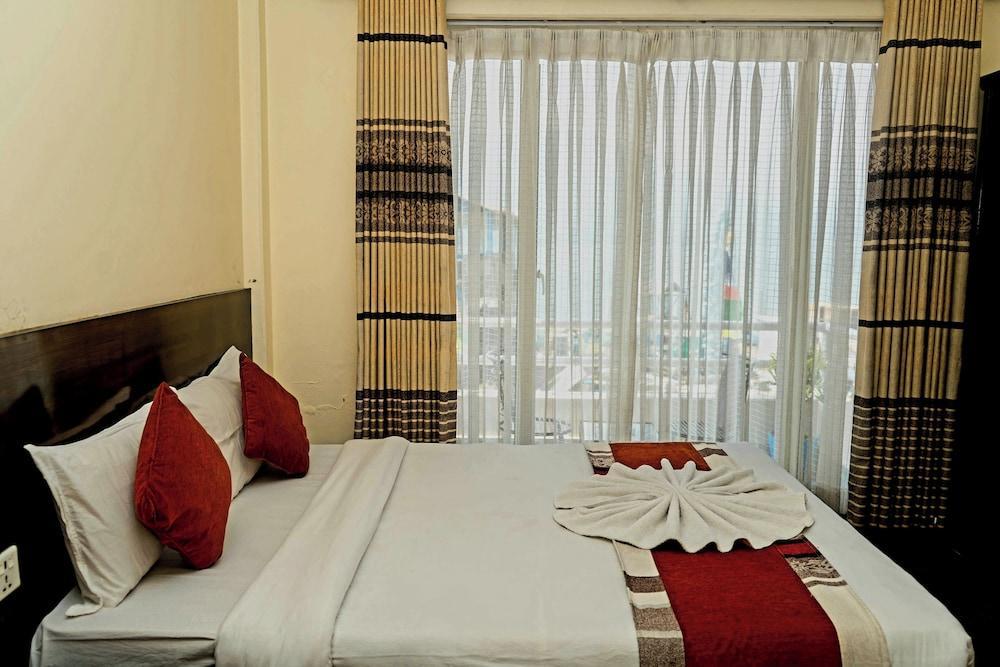 Hotel Kunja Room Type - Deluxe Double Room, 1 Double Bed
