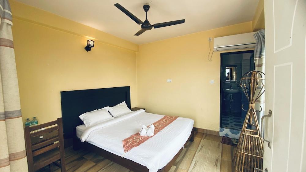 Jungle front lodge Room Type - Deluxe Double Room, 1 Double Bed, Lake View