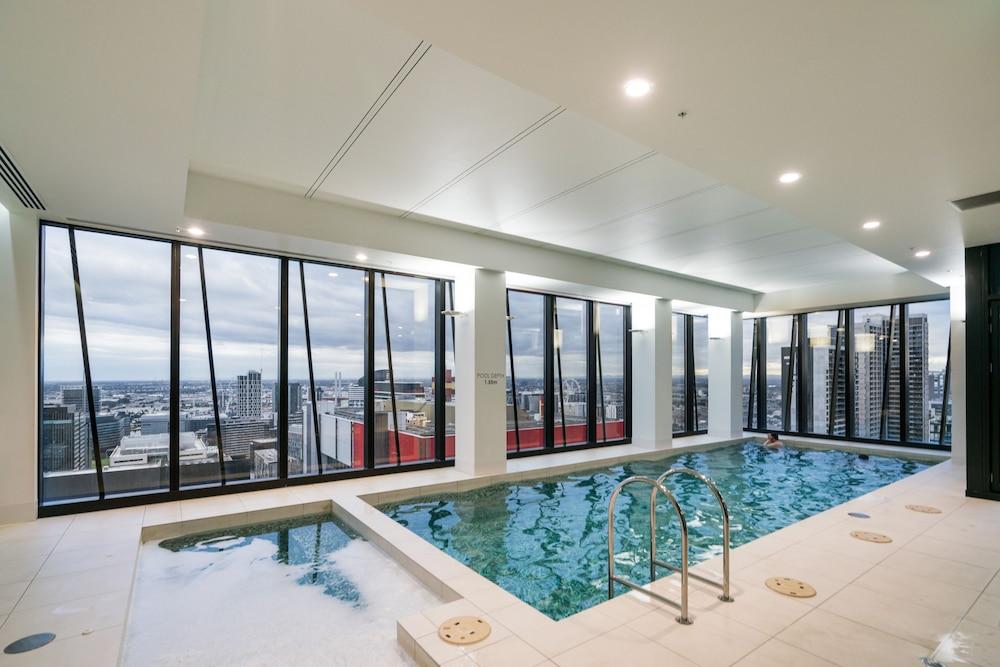 StayIcon Serviced Apartment On Collins - Tap to explore photos