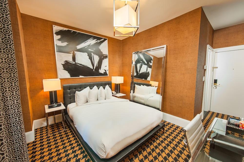 Ameritania Hotel at Times Square Room Type - Standard Room, 1 Double Bed