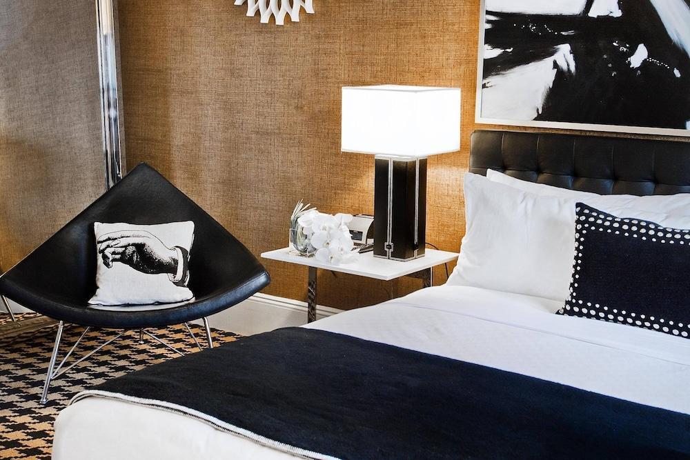 Ameritania Hotel at Times Square Room Type - Superior Room, 1 Queen Bed