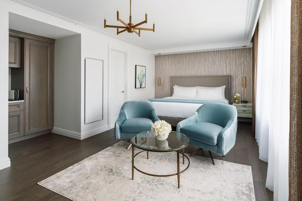 The Wallace Room Type - Deluxe Room, 1 King Bed