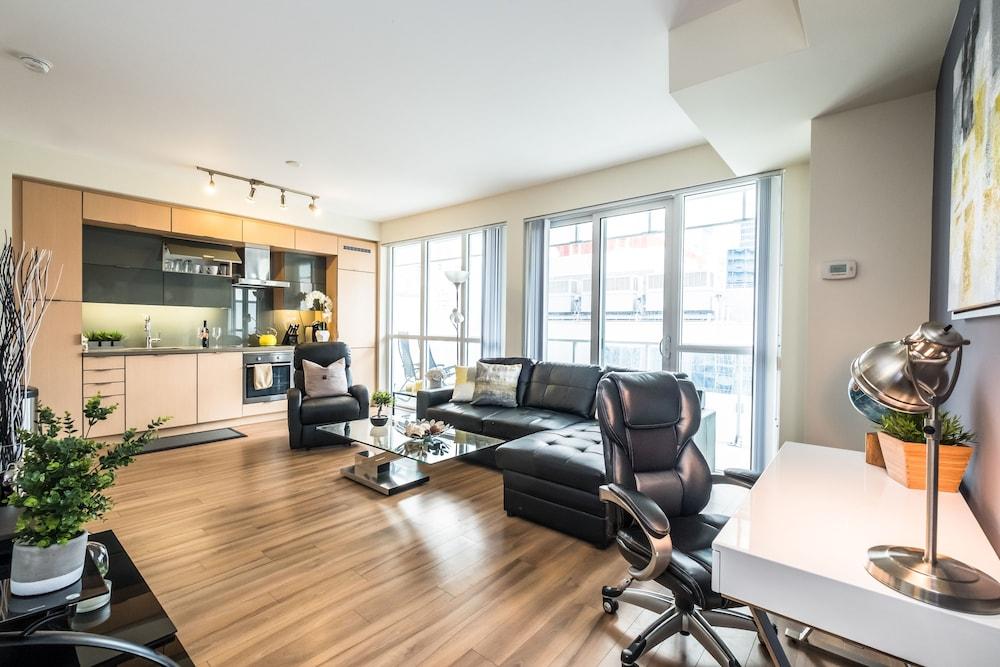 QuickStay - Ultra Luxury on Front St. (Union Station) - Tap to explore photos