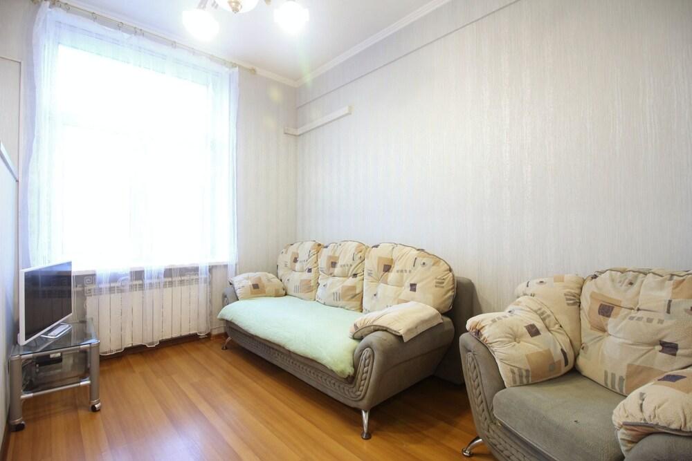 Holiday Expocenter Premium Apartment - Tap to explore photos