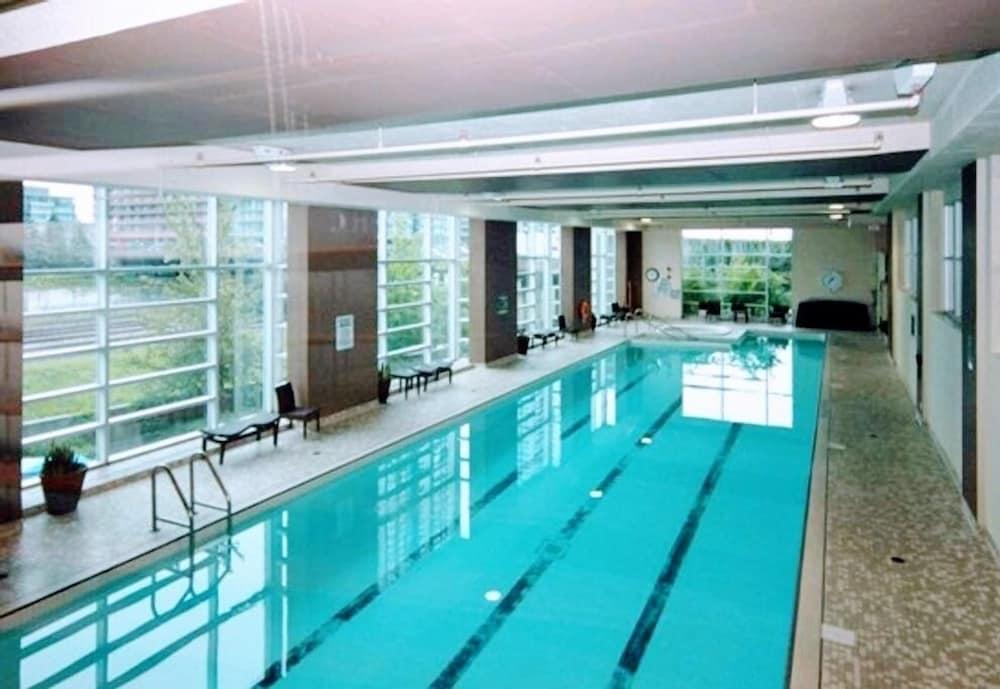 Room near Blue Jays CN Tower