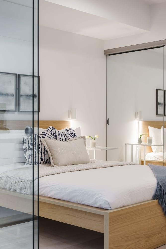 Sarkar Suites - Cumberland Street - Tap to explore photos