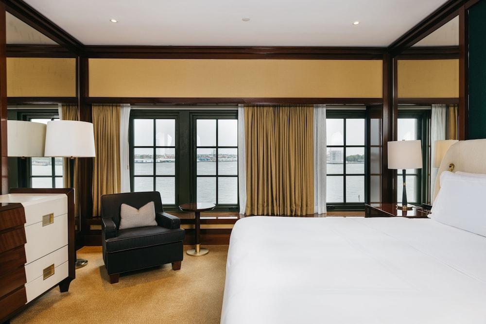 Casa Cipriani New York Room Type - Premier Room, 1 King Bed, River View Casa Cipriani New York Room Type - Premier Room, 1 King Bed, River View