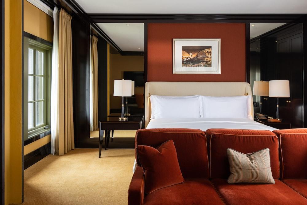 Casa Cipriani New York Room Type - Junior Suite, River View, Corner (City View)