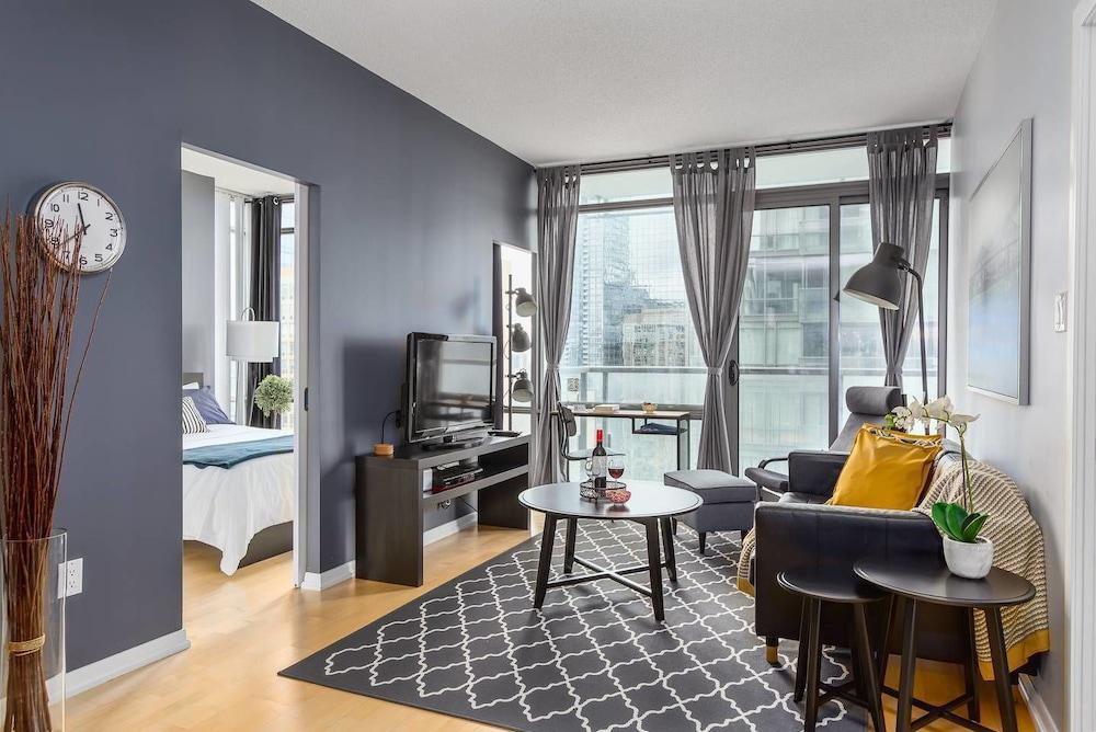 Luxurious 2-bedroom Condo