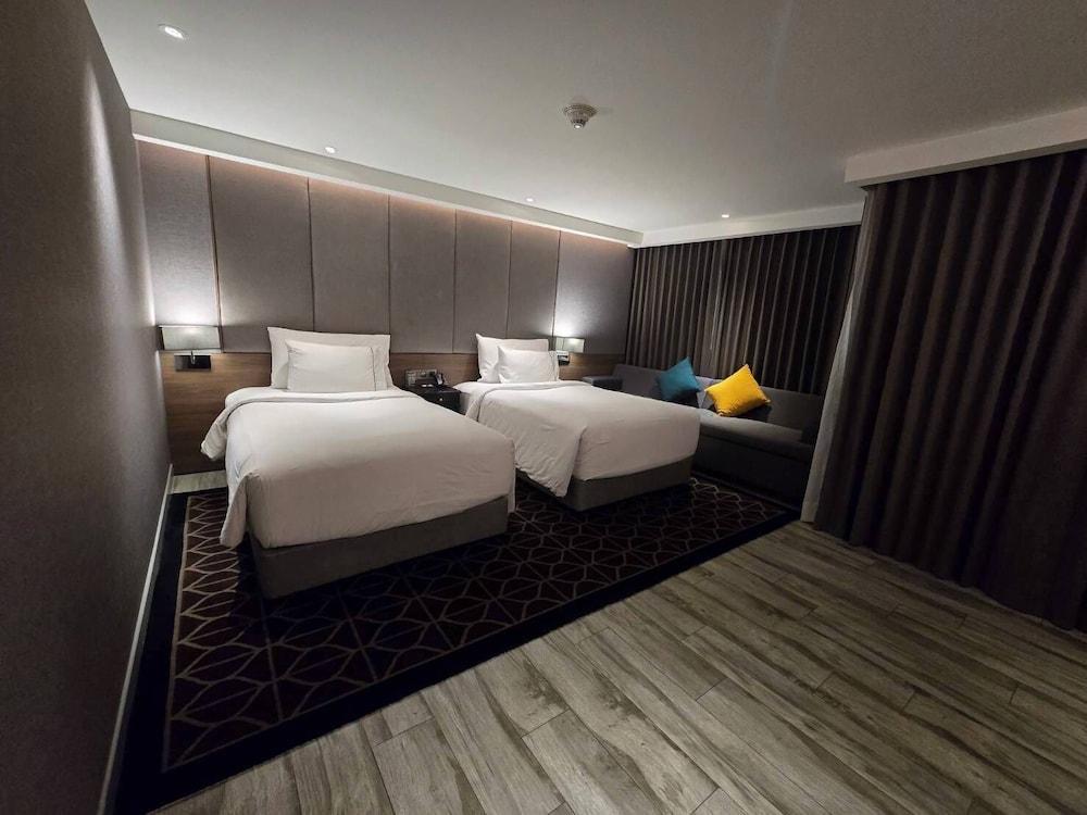 Ayathorn Bangkok Hotel Room Type - Superior Twin