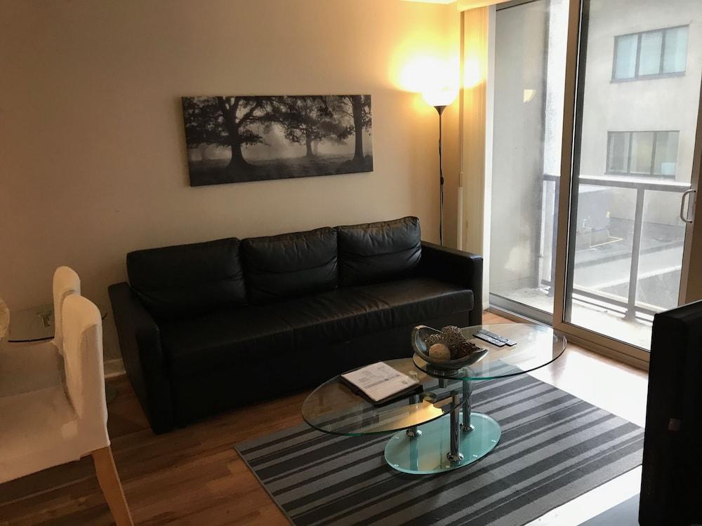 Atlas Suites on Yonge & Bloor - Tap to explore photos