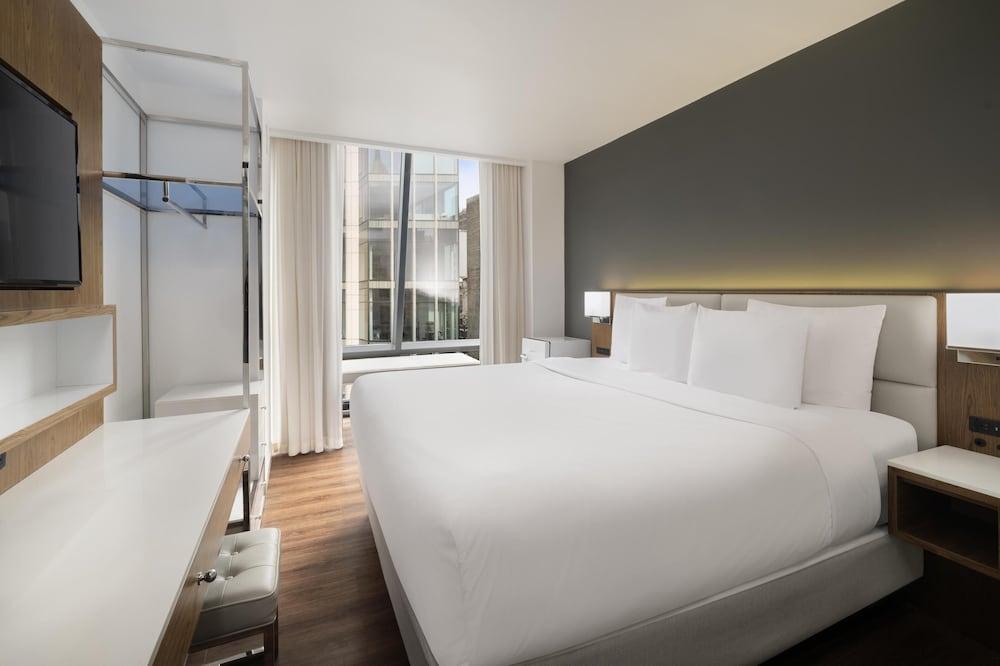 Best Western Premier Empire State Hotel Room Type - Standard Room, 1 King Bed, Non Smoking (Larger Room) Best Western Premier Empire State Hotel Room Type - Standard Room, 1 King Bed, Non Smoking (Larger Room)