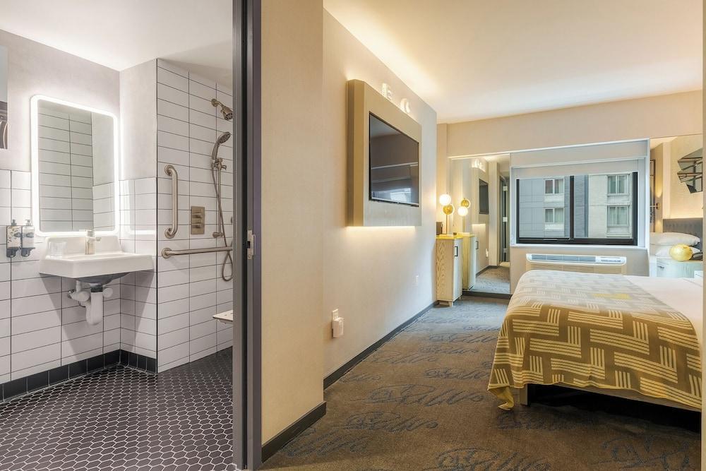 Pestana CR7 Times Square - Tap to explore photos