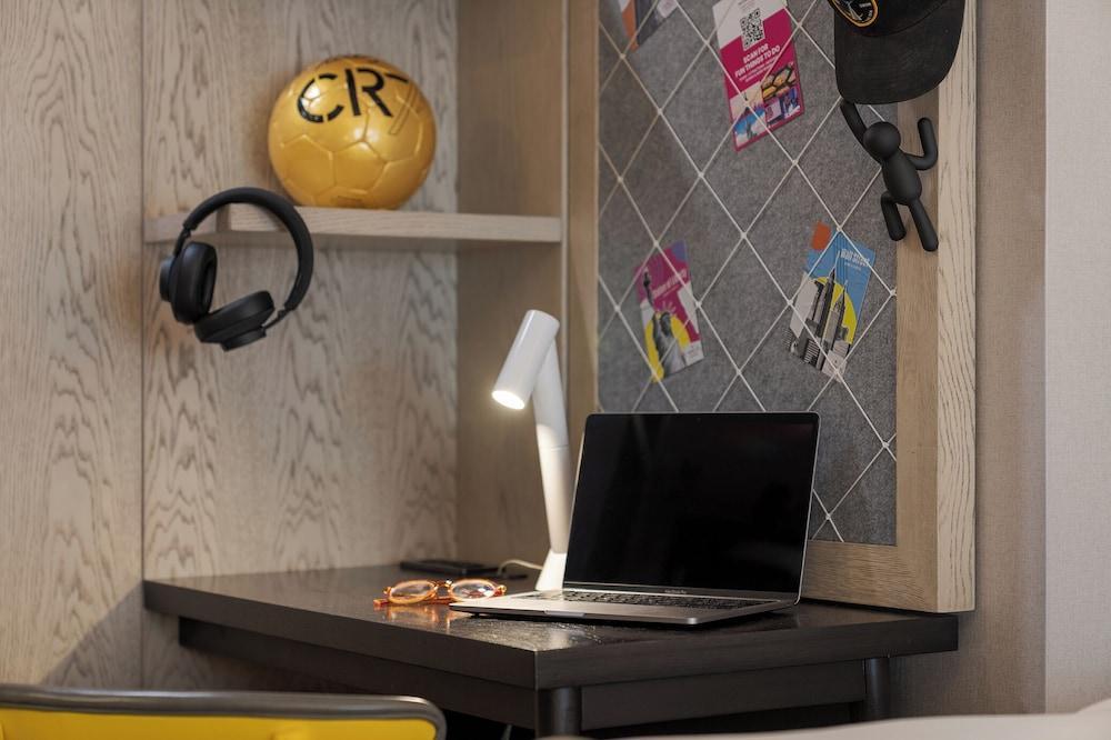 Pestana CR7 Times Square Room Type - Superior Double Room, 2 Double Beds (ADA | 3 Persons)