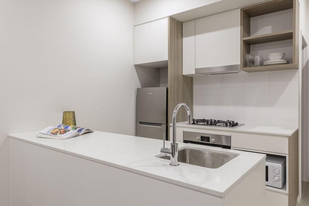 Brady Apartment Hotel Hardware Lane Room Type - Two Bedroom Two Bathroom Apartment Brady Apartment Hotel Hardware Lane Room Type - Two Bedroom Two Bathroom Apartment