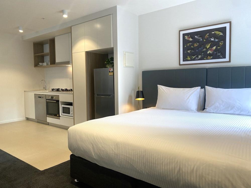 Brady Apartment Hotel Hardware Lane Room Type - Studio Accessible