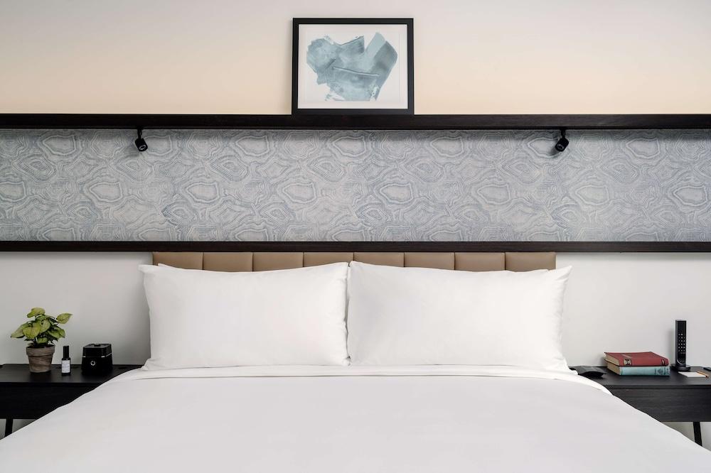 Arlo Midtown Room Type - Room, 1 King Bed (Urban)