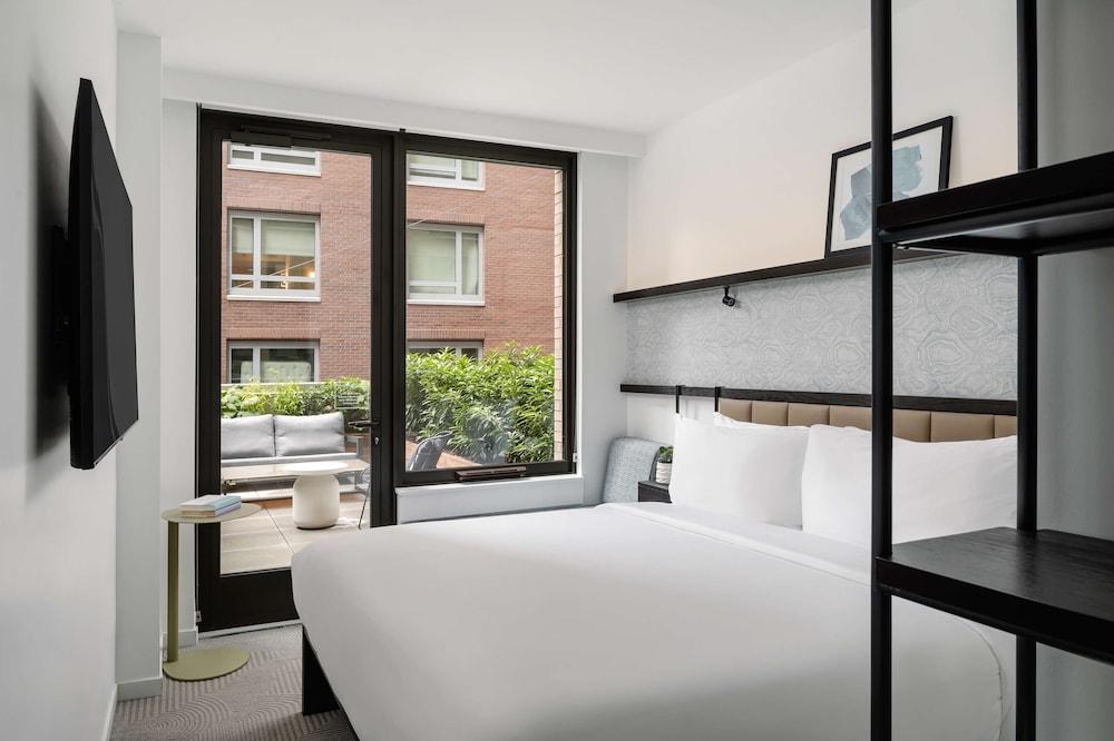 Arlo Midtown Room Type - Room, 1 King Bed, Mobility Accessible, Terrace Arlo Midtown Room Type - Room, 1 King Bed, Mobility Accessible, Terrace