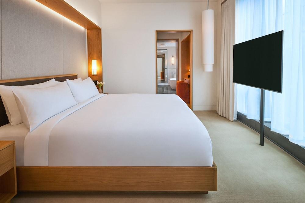 Pendry Manhattan West Room Type - Suite, 1 King Bed, Mobility Accessible, Corner