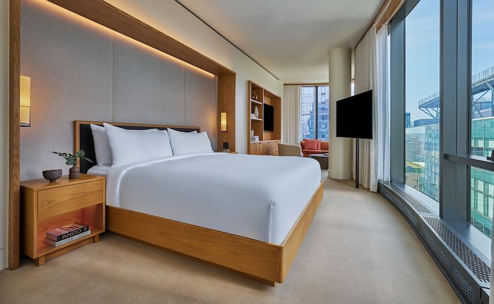 Pendry Manhattan West Room Type - Suite, Multiple Beds, Corner (Skyline)