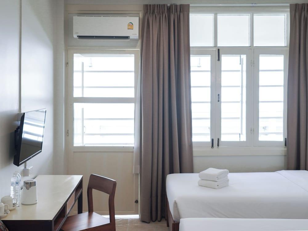 Niagara Hotel Room Type - Deluxe Twin