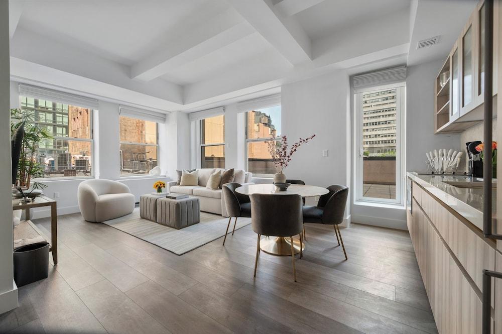 17John Room Type - Royal Apartment, 2 Bedrooms, Terrace, City View