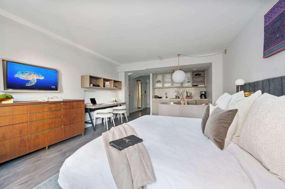 17John Room Type - Studio, 1 King Bed, Kitchen