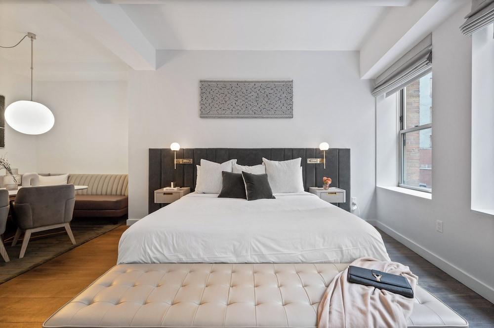 17John Room Type - Grand Studio, 1 King Bed, Kitchen